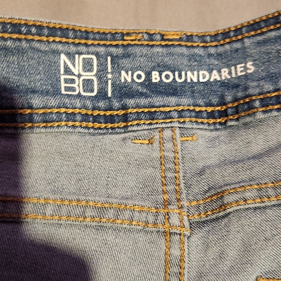 No Boundaries Bootcut Flare Jeans - Picture 4 of 5
